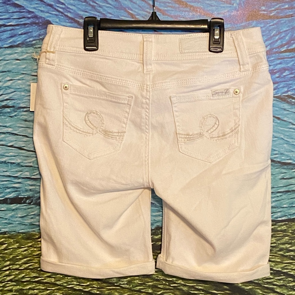 NWT Women's Seven7 Bermuda Stretch Denim Shorts SZ 4 White - Picture 2 of 5